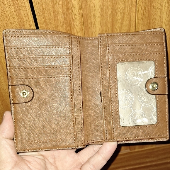 Michael Kors- Jet Set Crossbody Bag (Brown And Tan) W/ Wallet - Picture 10 of 12